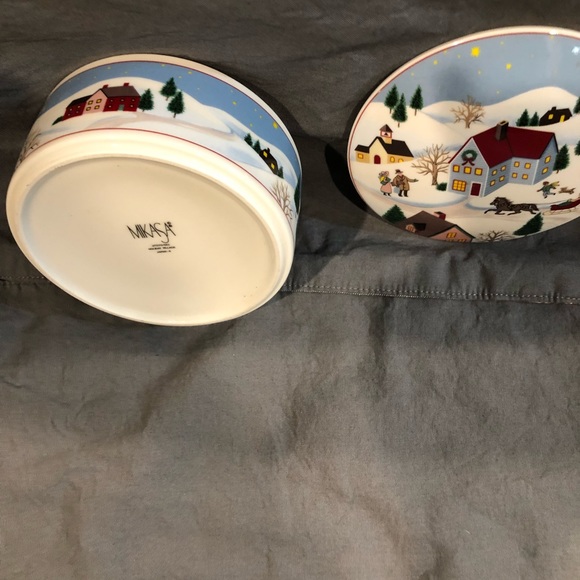 Mikasa Holiday Village Covered Candy Dish - Picture 2 of 7